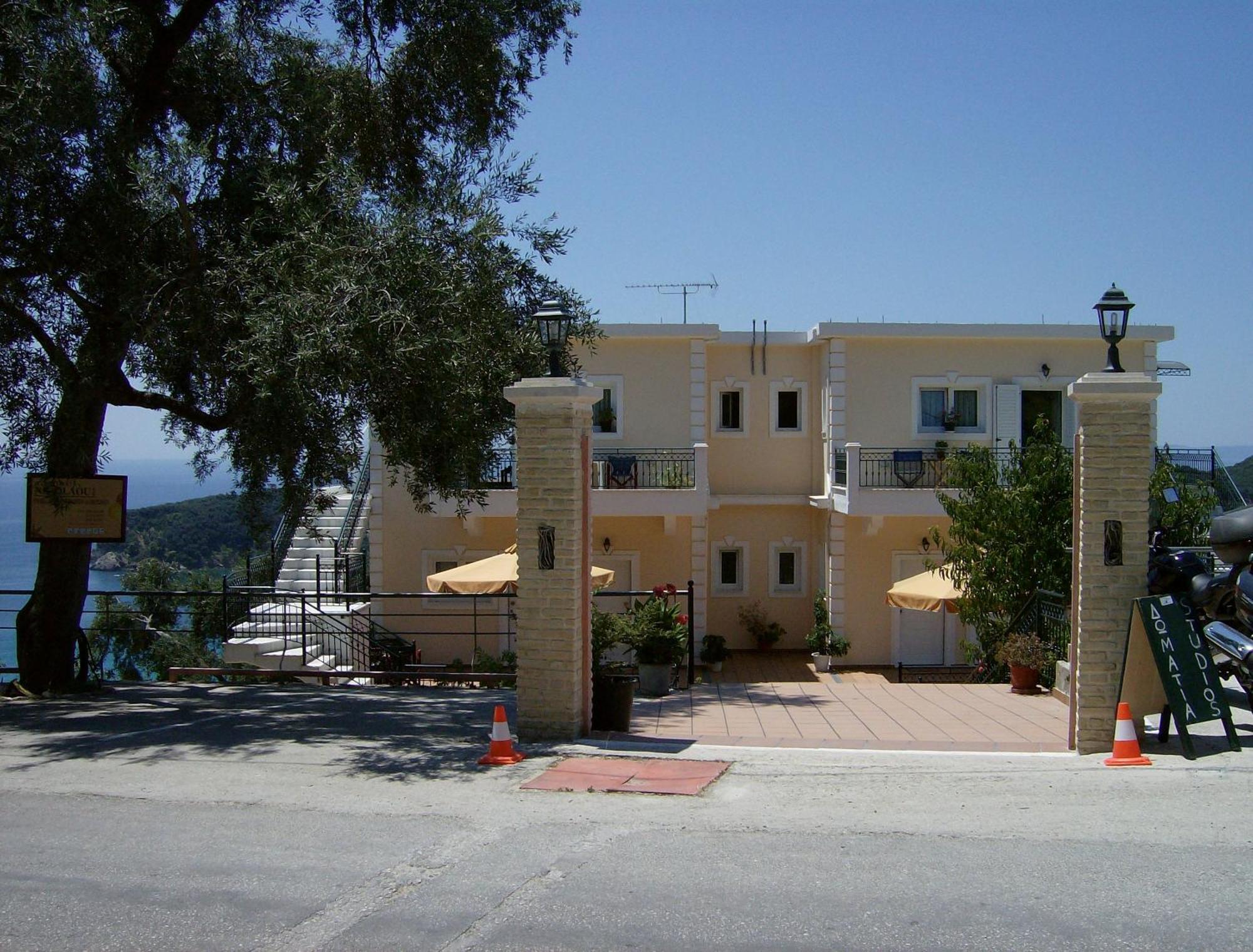 Studios Nikolaou Bros Parga Exterior photo